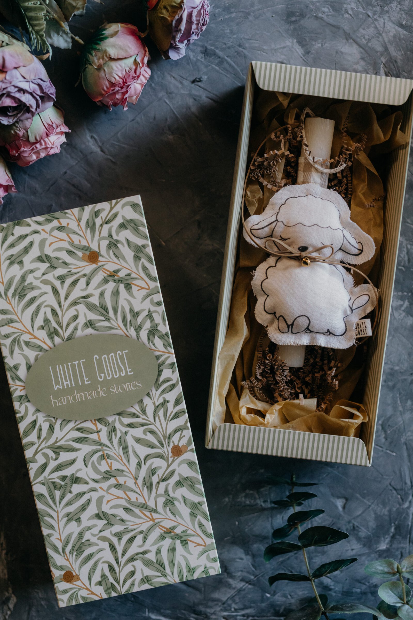 WHITE GOOSE EASTER CANDLE LITTLE LAMB - Image 2