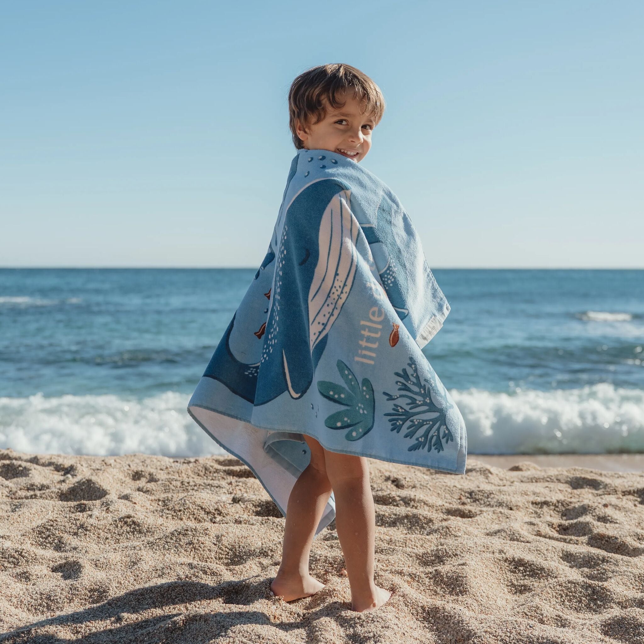 LITTLE DUTCH. Beach Towel Ocean World Blue - 60x120cm - Image 2