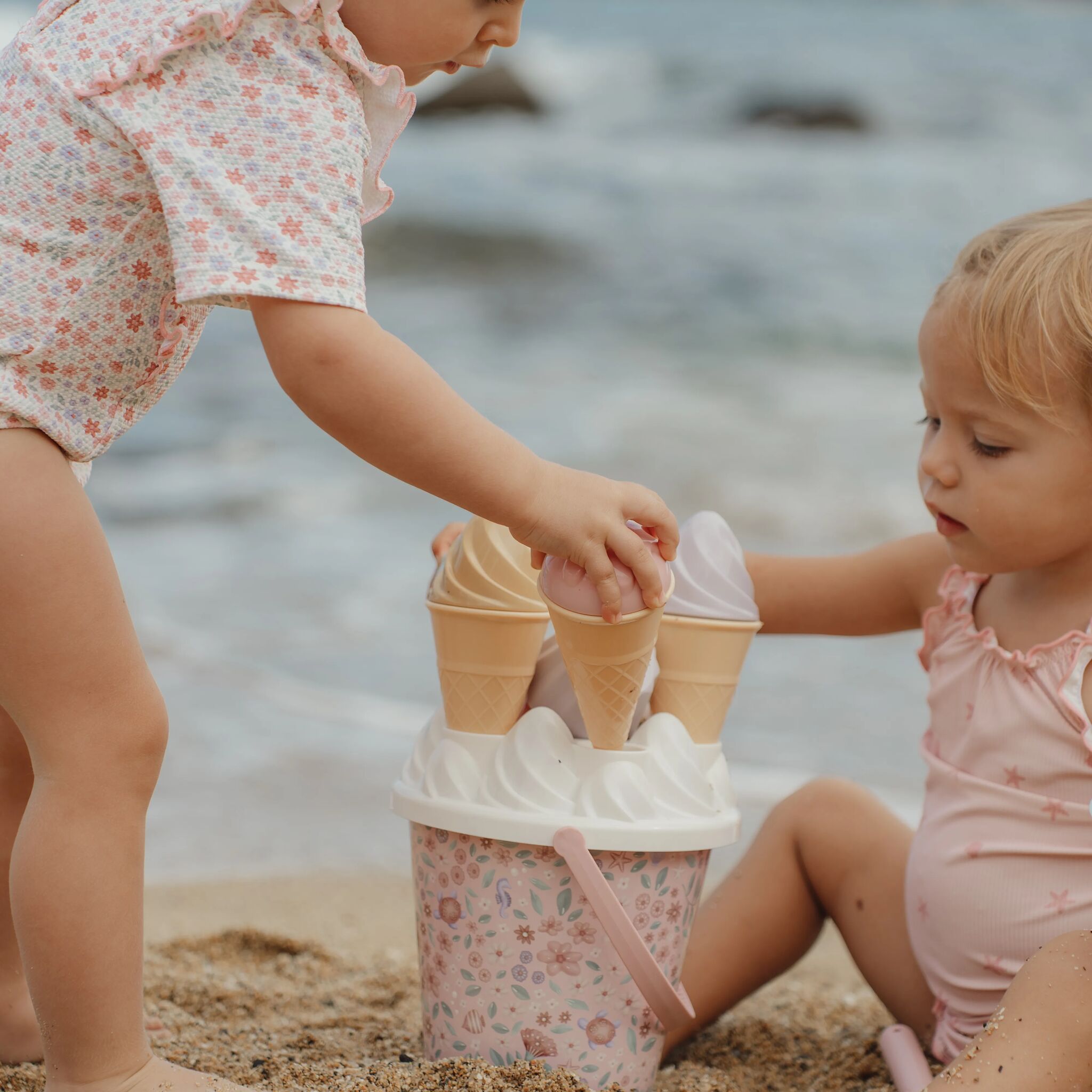 LITTLE DUTCH. Ice Cream Bucket Set Dreamy Mermaid 14pcs - Image 8
