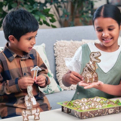 Orchard Toys Dinosaur Dig - Image 3