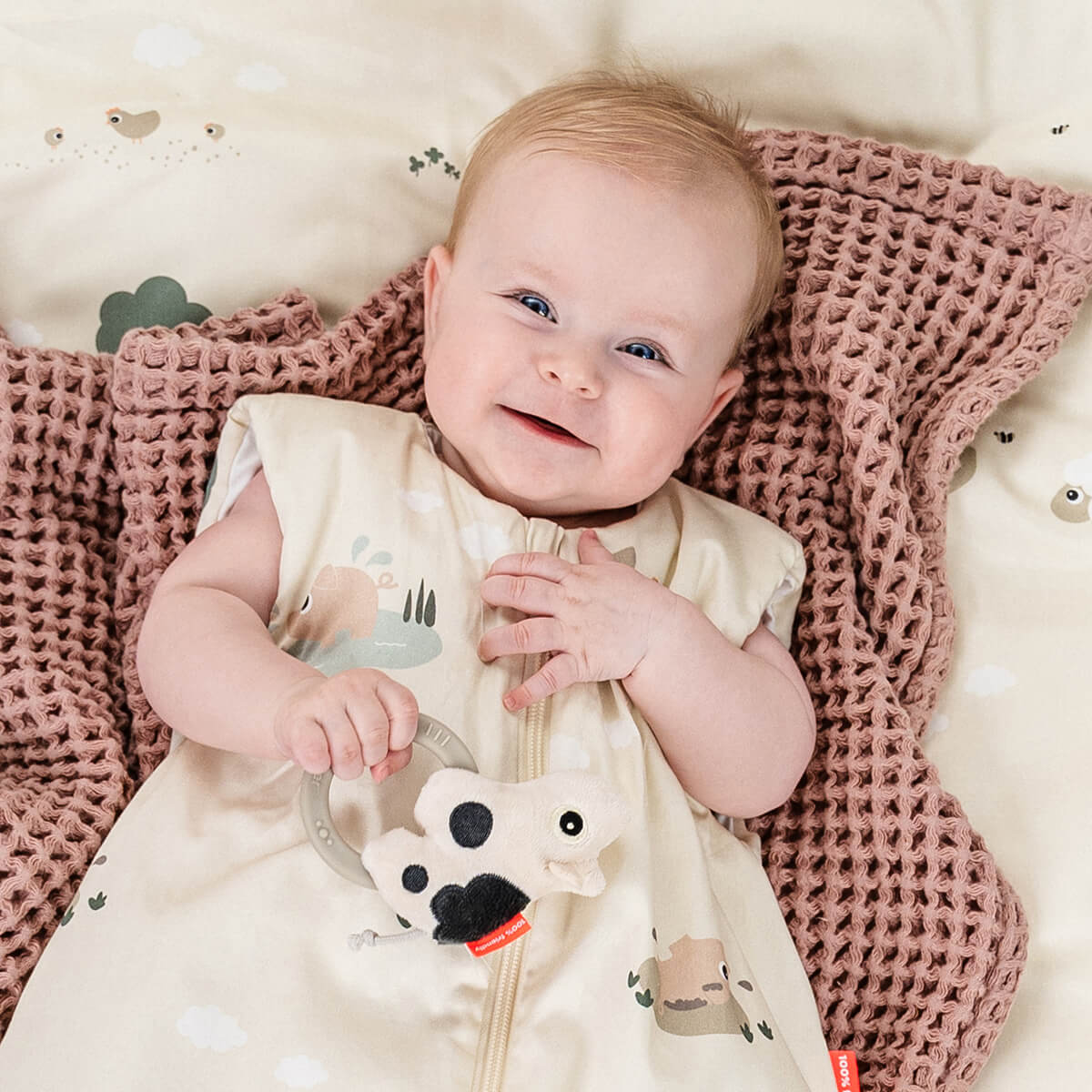 DONE BY DEER Sensory rattle w/teether - Dotti - Sand - Image 2