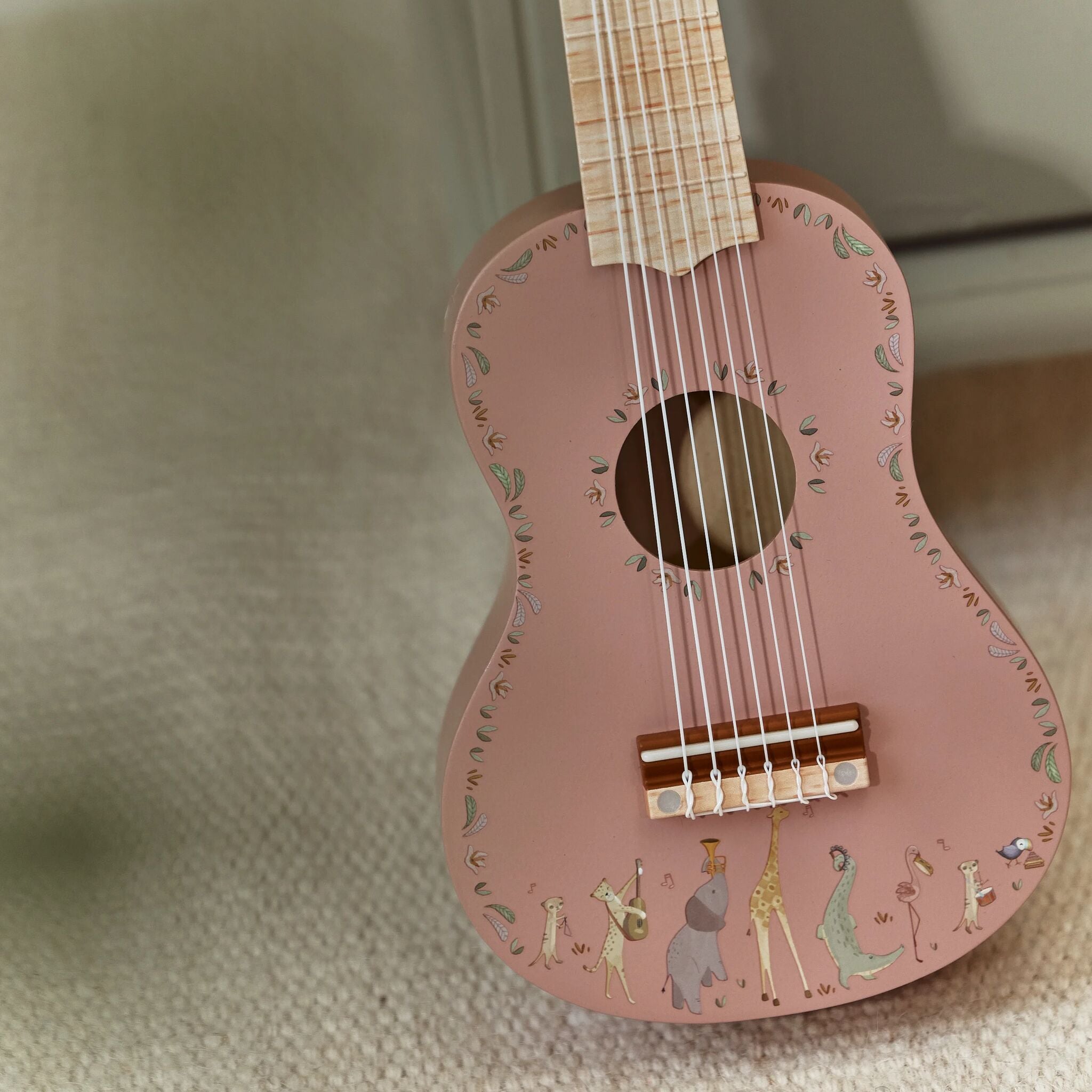 LITTLE DUTCH Wooden guitar - Pink - Safari Friends - Image 6