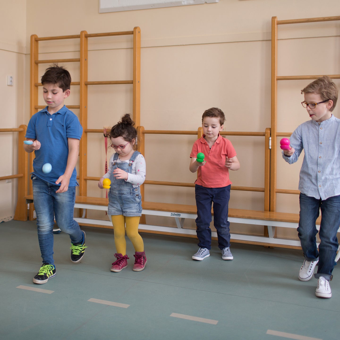 BS TOYS. Egg Relay spoon racing game - Image 2