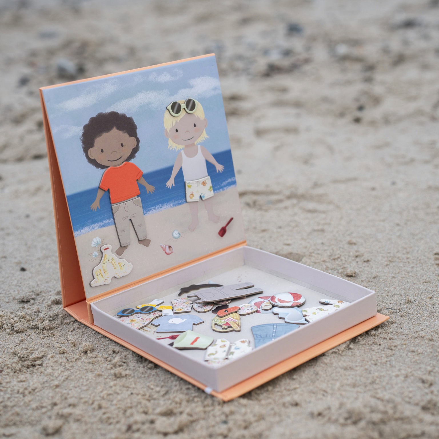 FILIBABBA Magnetic game - Dress-up - A day at the beach - Image 2