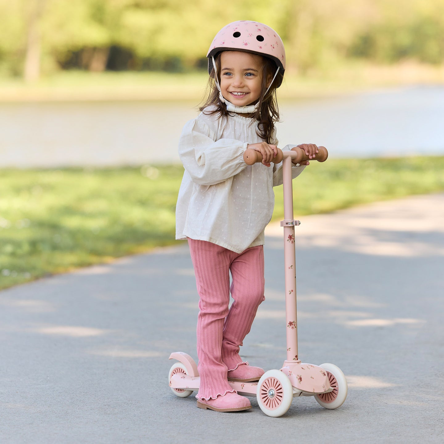 LITTLE DUTCH. Scooter Pink - Image 2