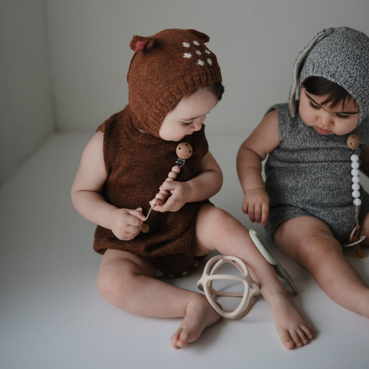 MUSHIE Ball Teether Shifting Sand - Image 5