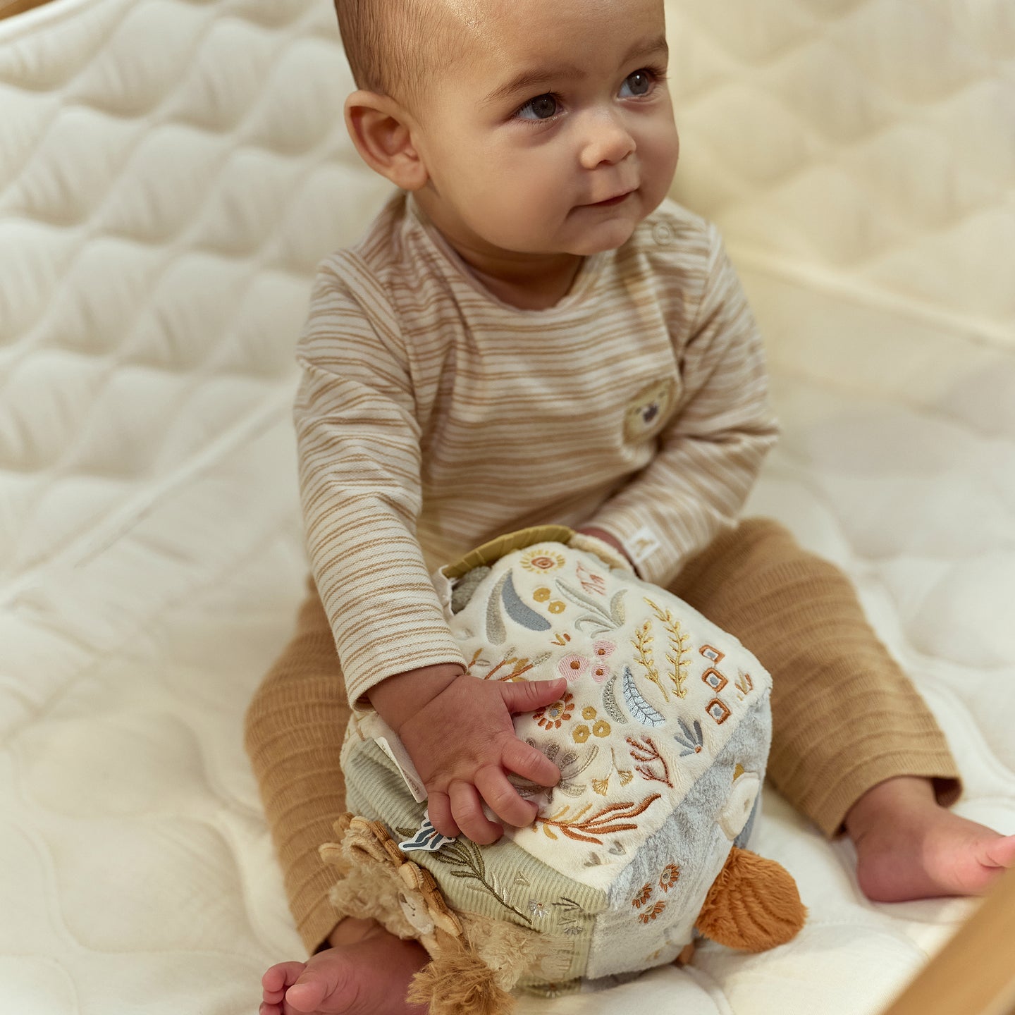 LITTLE DUTCH. Safari Friends GRS fabric activity cube - Image 11