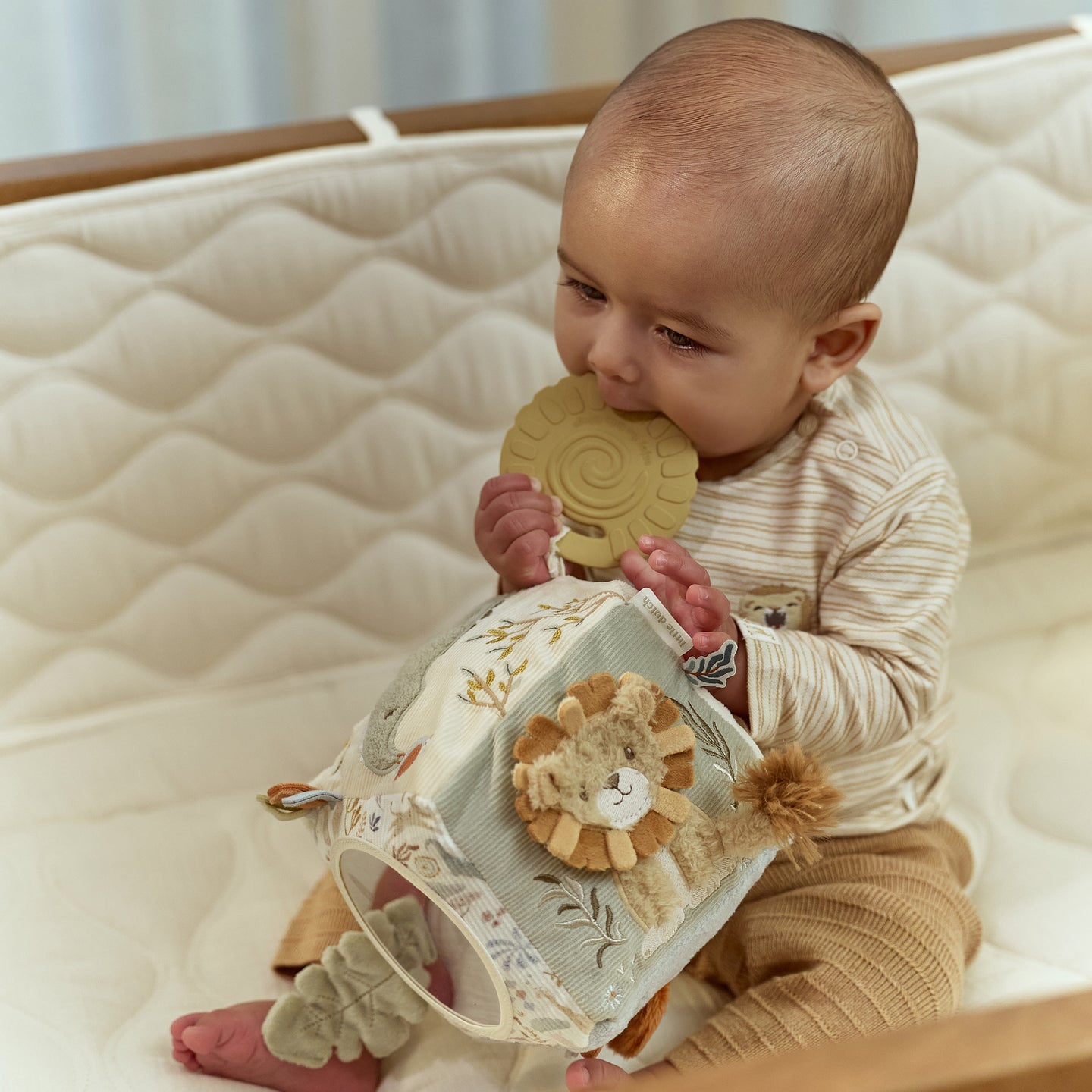 LITTLE DUTCH. Safari Friends GRS fabric activity cube - Image 13