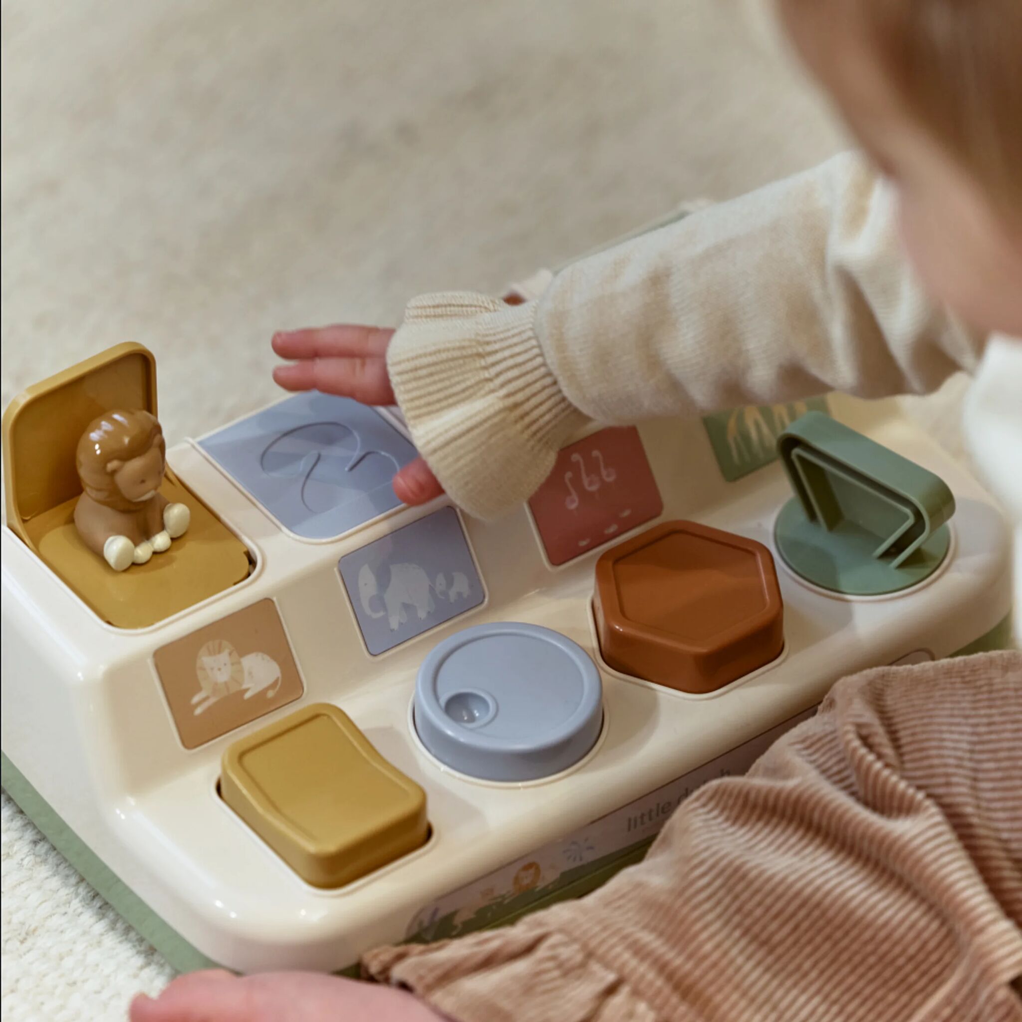 LITTLE DUTCH. Safari Pop-up Animals - Image 2