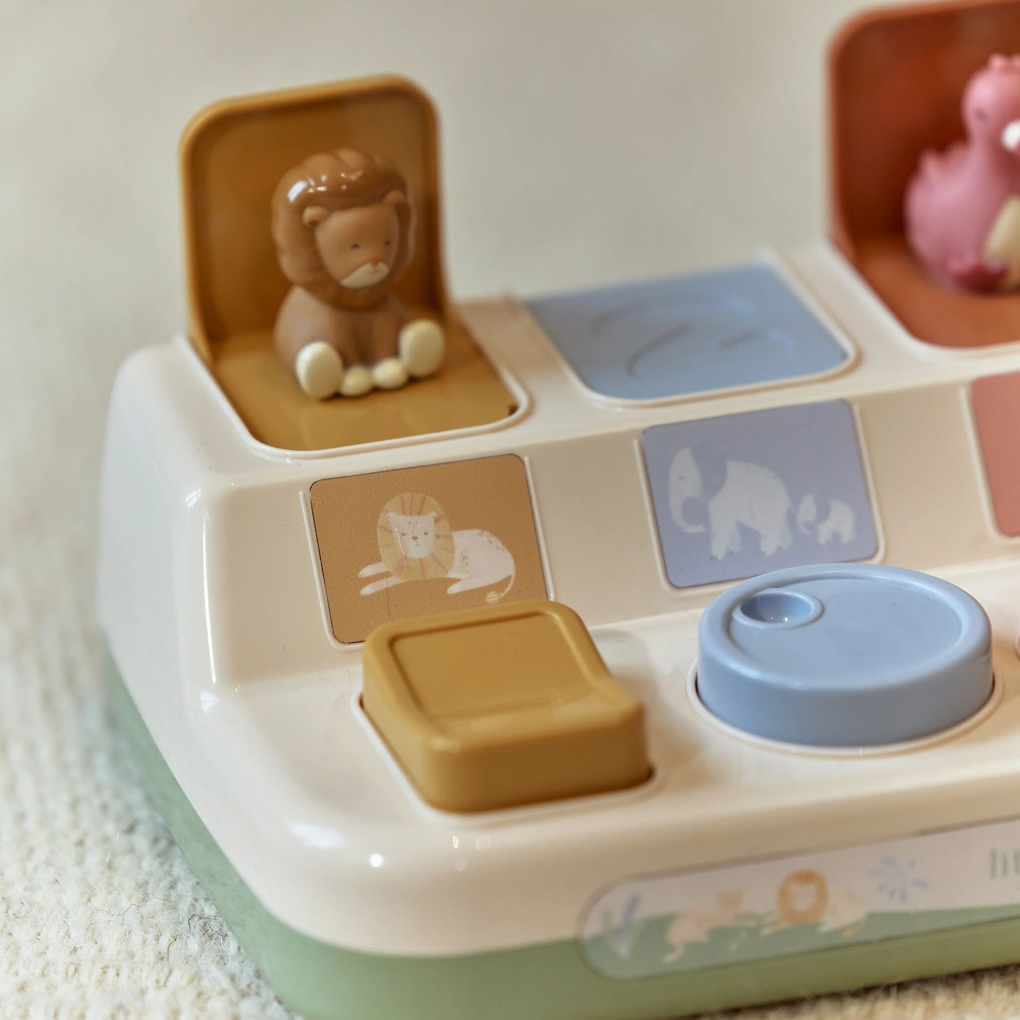 LITTLE DUTCH. Safari Pop-up Animals - Image 5