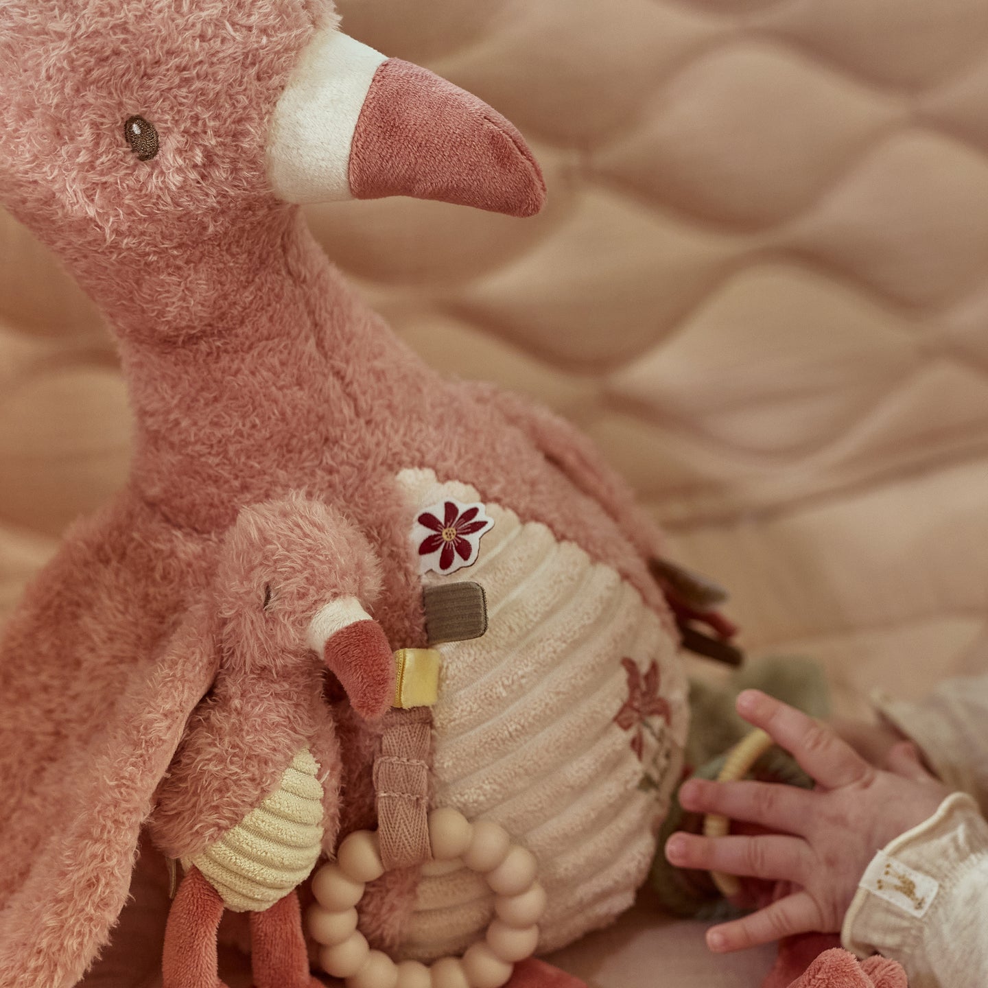 LITTLE DUTCH. Activity cuddle flamingo Safari Friends GRS - Image 6