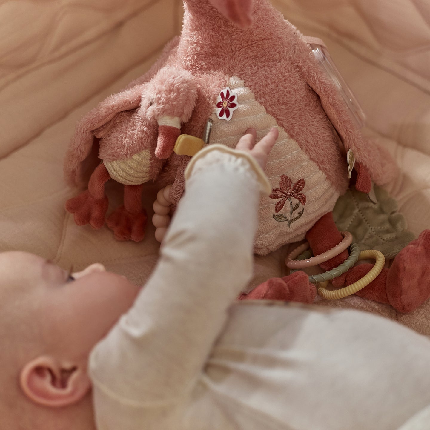 LITTLE DUTCH. Activity cuddle flamingo Safari Friends GRS - Image 7
