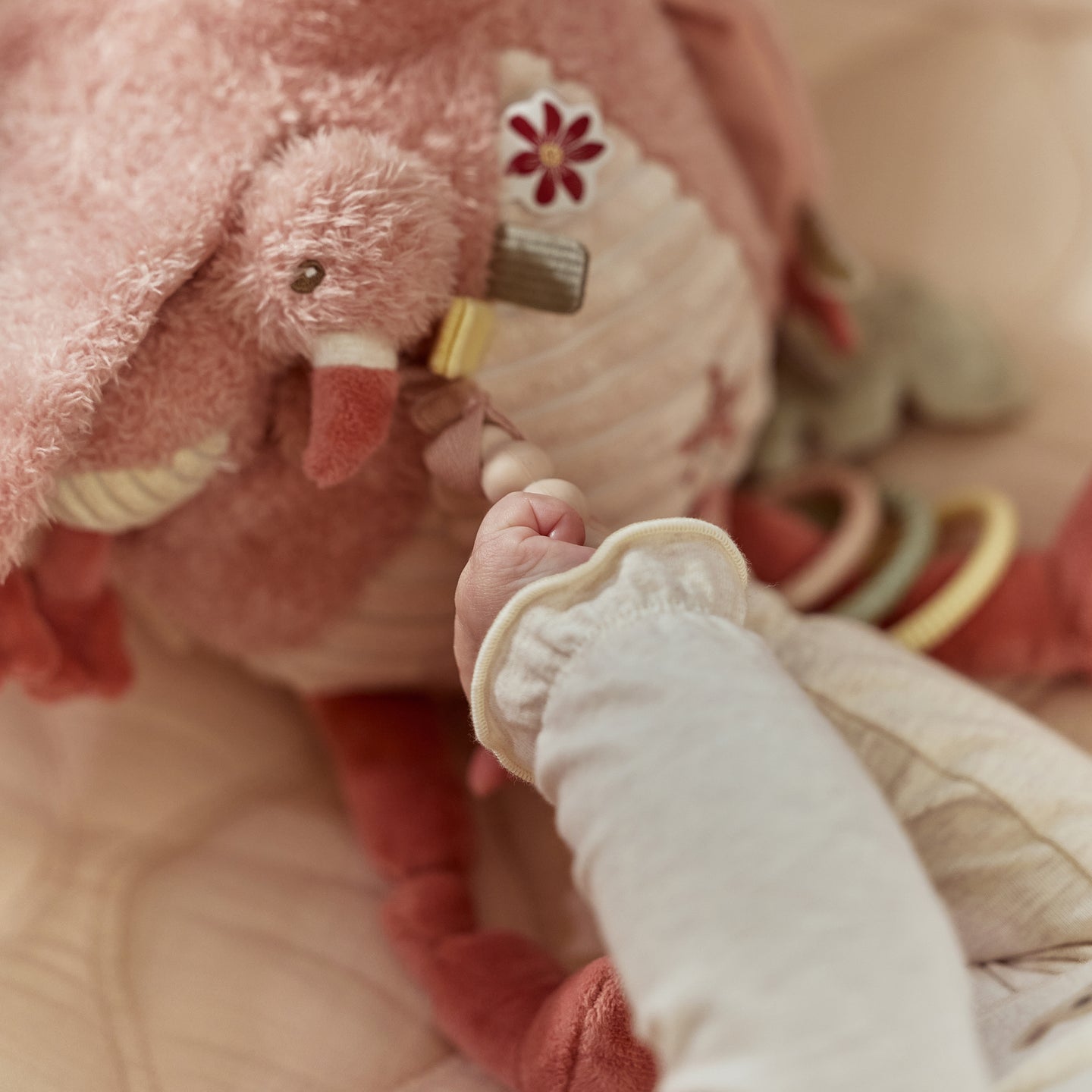 LITTLE DUTCH. Activity cuddle flamingo Safari Friends GRS - Image 8