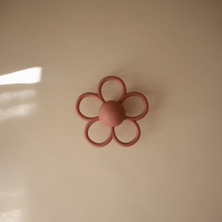 MUSHIE RATTLE TEETHER DAISY DUSTY ROSE - Image 7